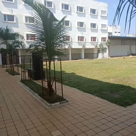Hotel Shri Vardhan Удджайн Экстерьер фото