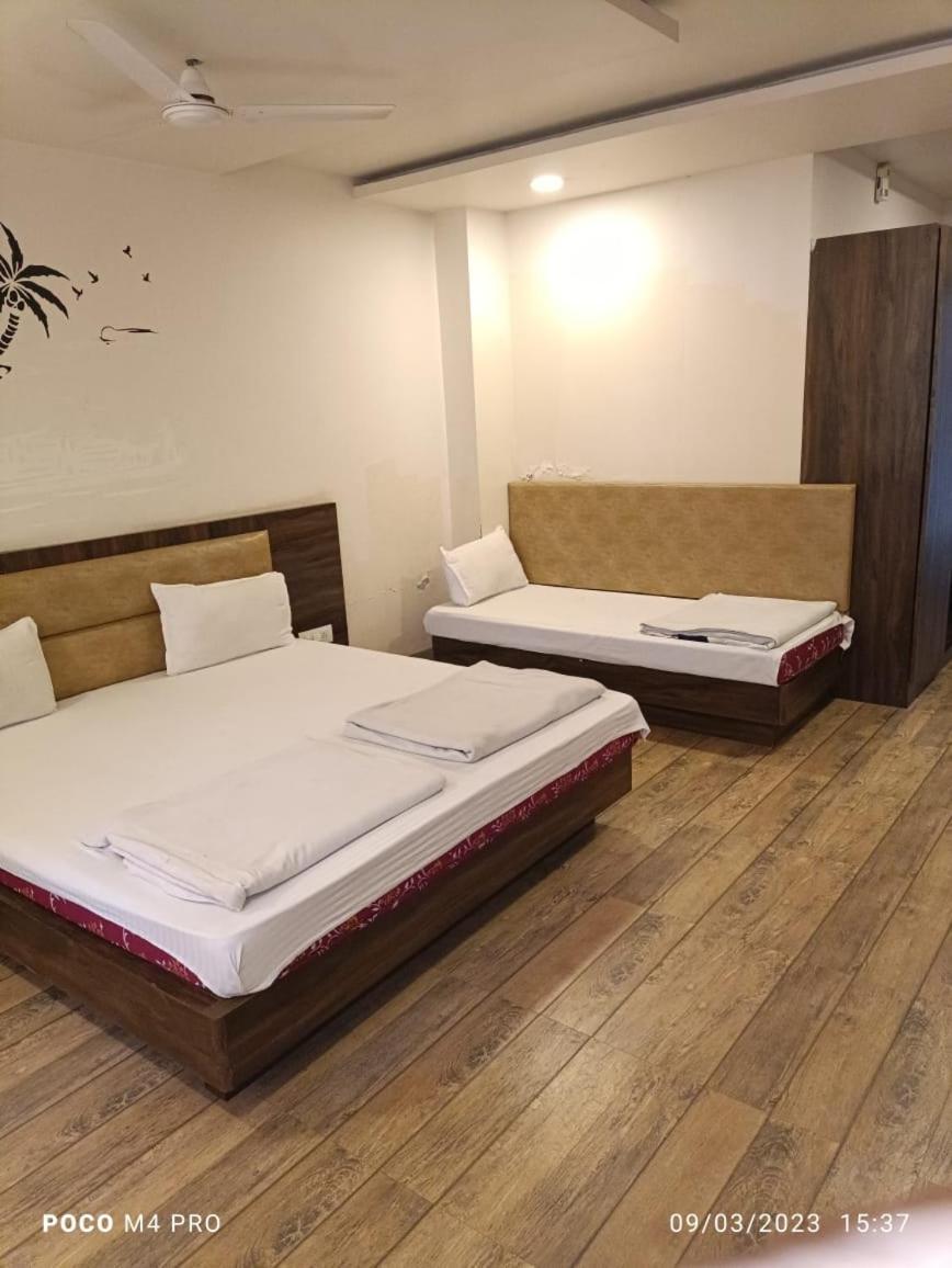 Hotel Shri Vardhan Удджайн Экстерьер фото