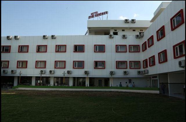 Hotel Shri Vardhan Удджайн Экстерьер фото