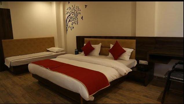 Hotel Shri Vardhan Удджайн Экстерьер фото